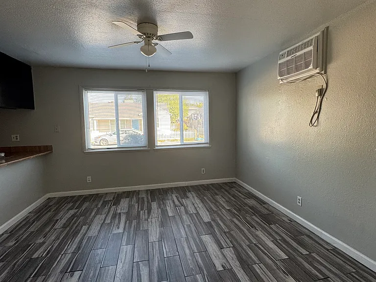 1101 Ramirez St #1 — Photo 14