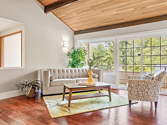 4th image of 15141 SE 46th Way