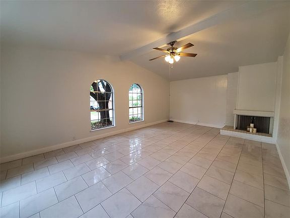 3rd image of 746 Salsbury Cir