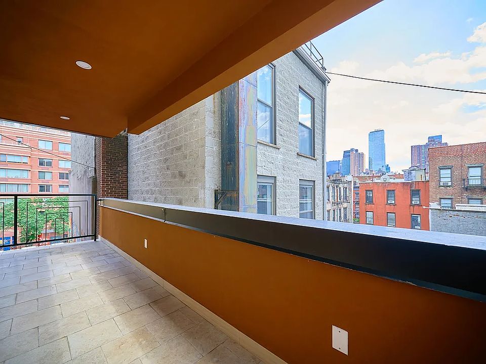 1st image of 402 W 50th St #4R