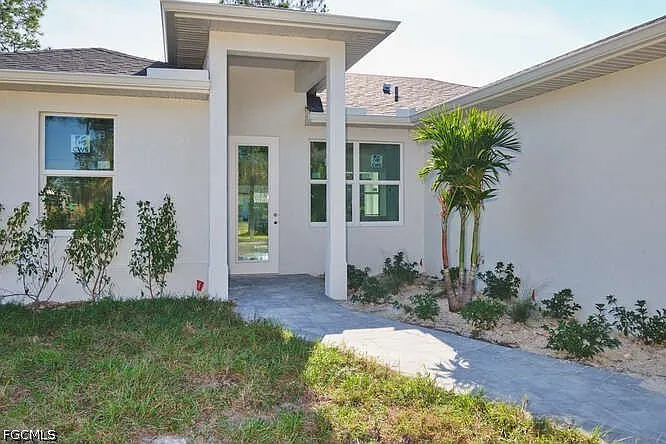 3 bed, 2.0 bath, 1300 sqft, $1,800 — Photo 3