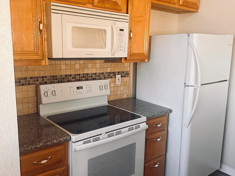 4218 Van Dyke Ave #3 — Photo 19