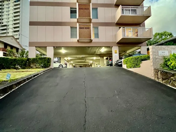 968 Spencer St APT 405, Honolulu, HI 96822