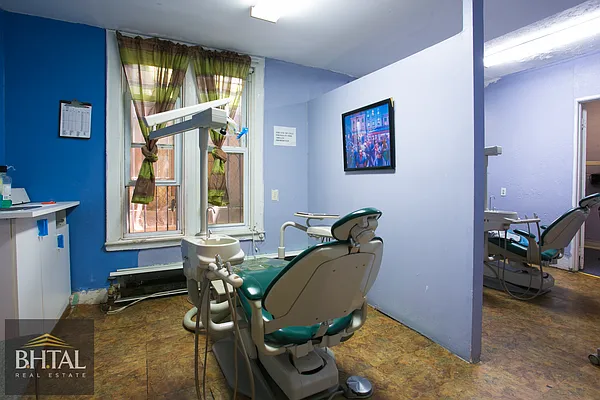 Sold by B.H. TAL Real Estate | media 10