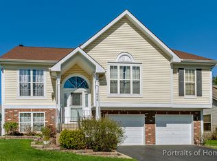 1056 Clover Hill Ln, Elgin, IL 60120