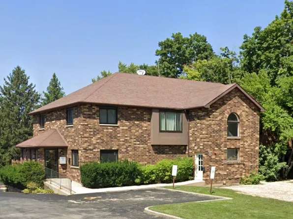 126 W Maple Ave #102, Mundelein, IL 60060