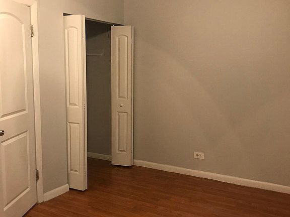 5th image of 4521 N Clarendon Ave #304