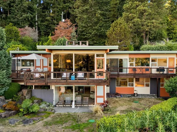 17059 16th Avenue SW, Normandy Park, WA 98166