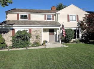 2433 S Belvoir Blvd, University Heights, OH 44118
