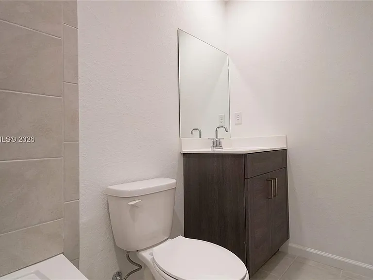2411 SE 10th St #2411 — Photo 25