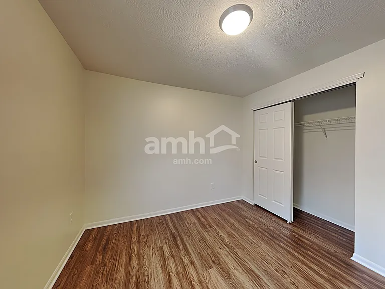 7888 Edgewater Dr — Photo 12
