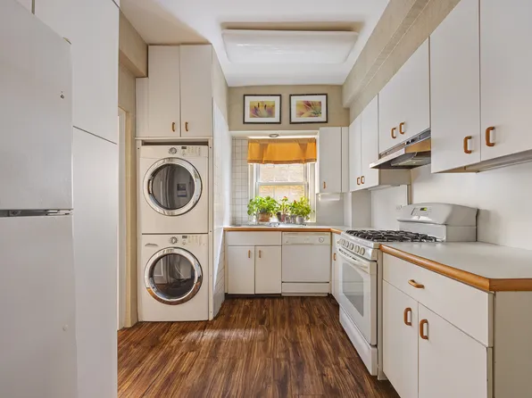 1001 Park Avenue image 8 of 10