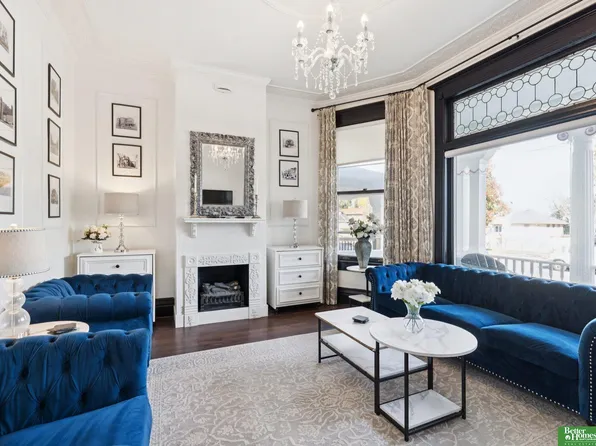 3017 Pacific St, Omaha, NE 68105