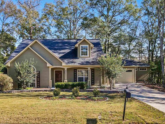 3rd image of 125 Ashton Woods Dr