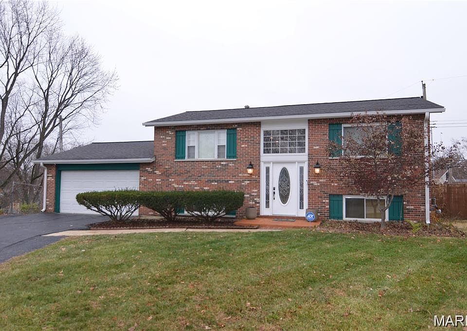 1st image of 25 Bernie Cir
