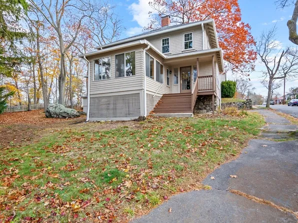 2 Overlook Rd, Wakefield, MA 01880