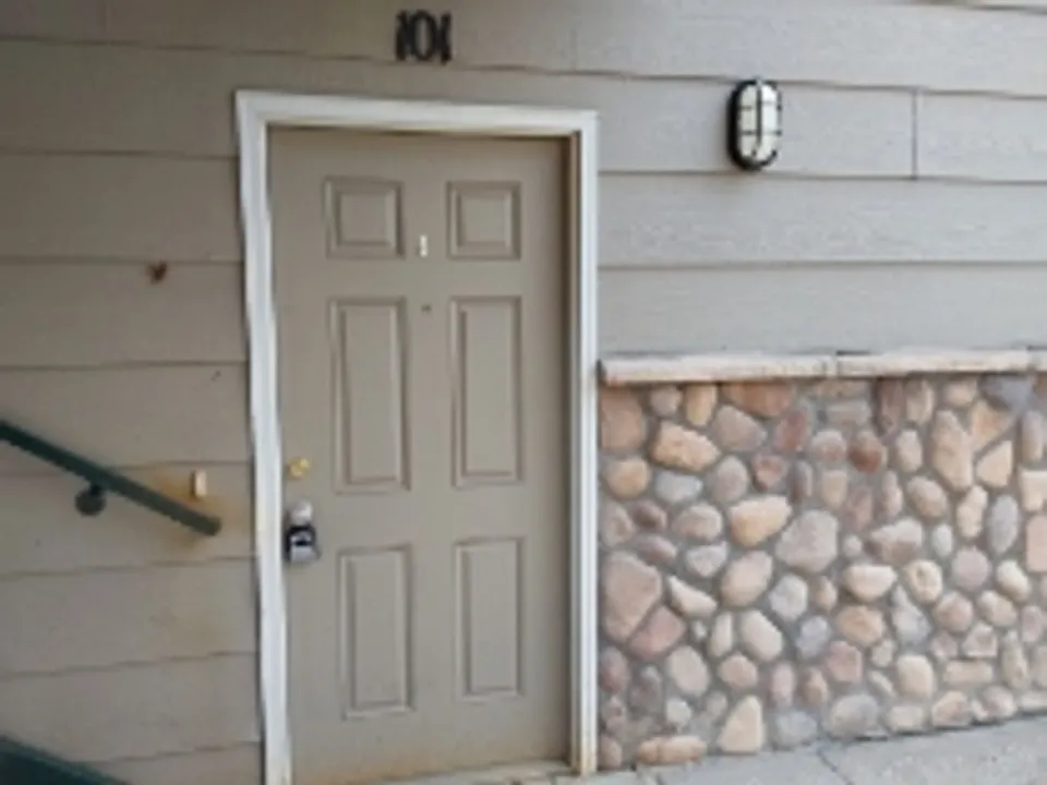 2226 W Elizabeth St #D101