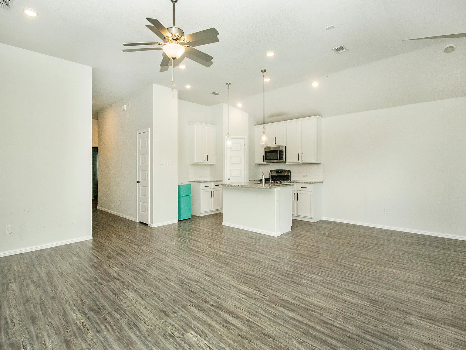 3 bed, 1773 sqft, $2,200 — Photo 4