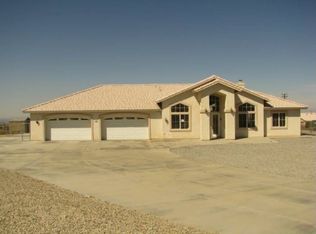 5198 Sunnyslope Rd, Phelan, CA 92371