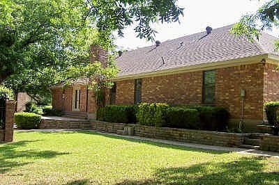 3rd image of 211 Pecan Creek St