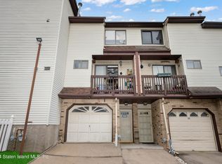 20 Eric Ln, Staten Island, NY 10308