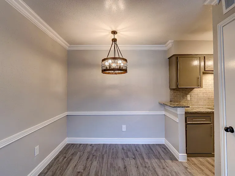 Camino Del Sol Apartments — Photo 8