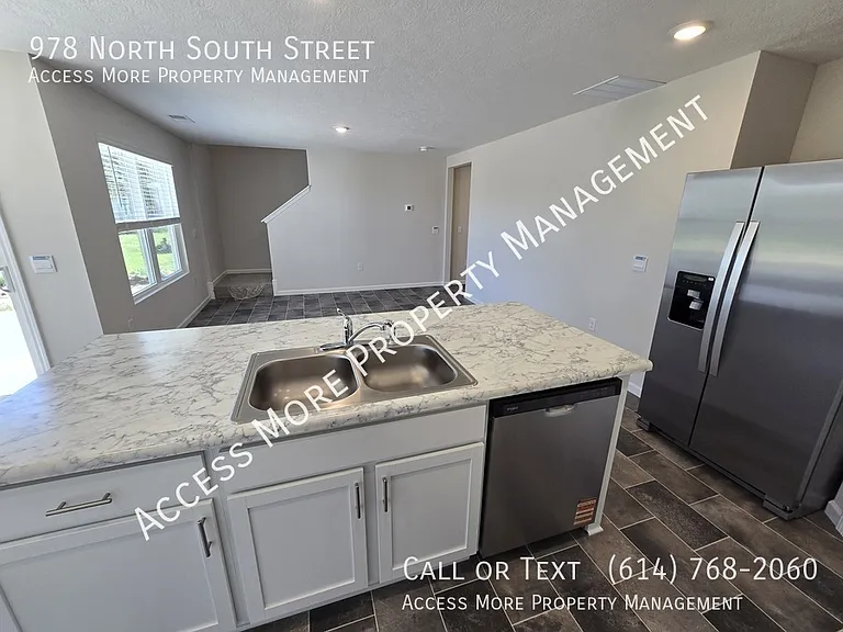 978 N South St — Photo 16