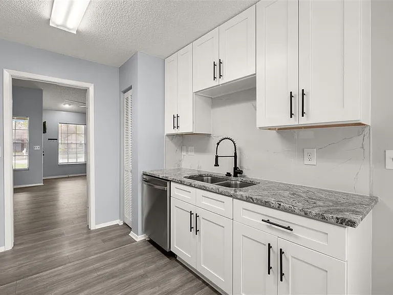 3257 Laurel Dale Dr — Photo 15