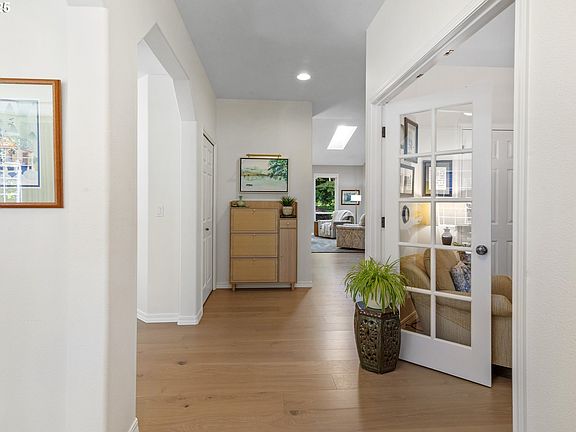 3rd image of 4111 NE 137th Cir