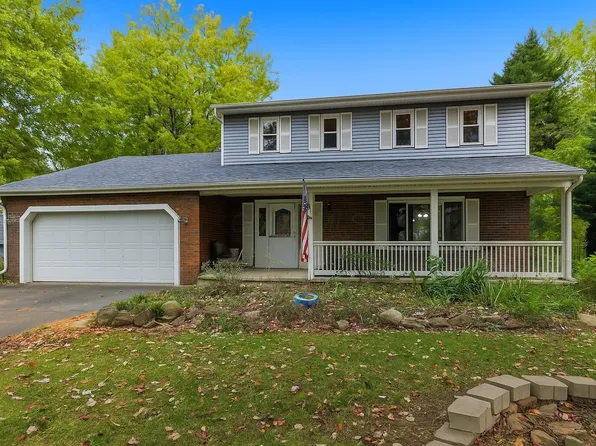 65 Daley Dr SW, Pataskala, OH 43062