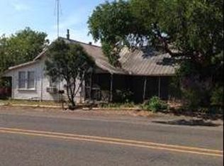 301 4th St, Blanco, TX 78606