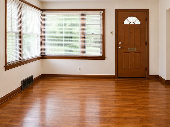 2nd image of 6209 Creston Ave #1/2
