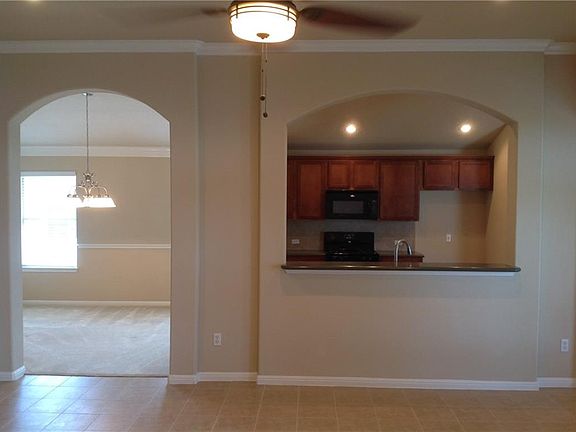 3rd image of 821 Great Sand Dunes Ave