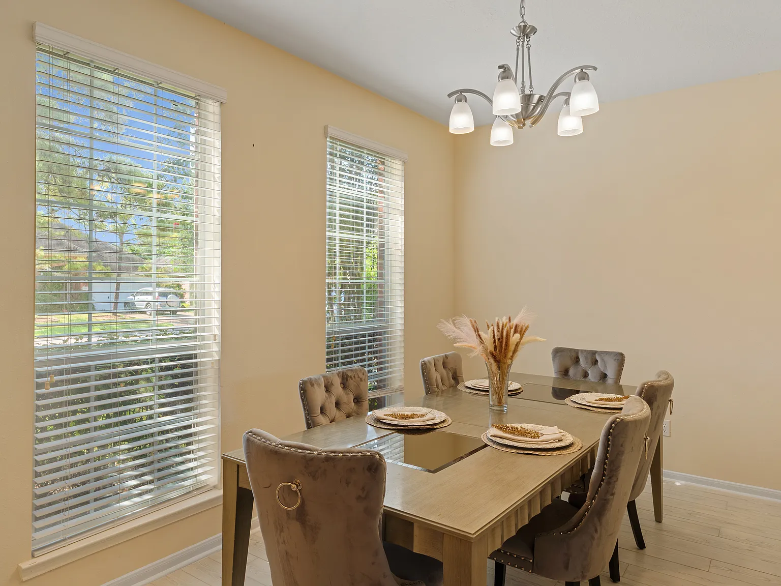 4 bed, 2.5 bath, 2533 sqft, $3,150 — Photo 4