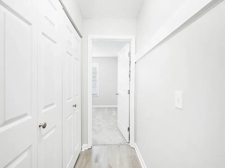 623 Brentmeadow Cir N — Photo 3