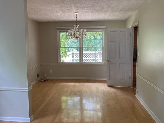 3rd image of 5652 Marian Ln NW