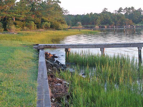 5th image of 127 Shore Dr
