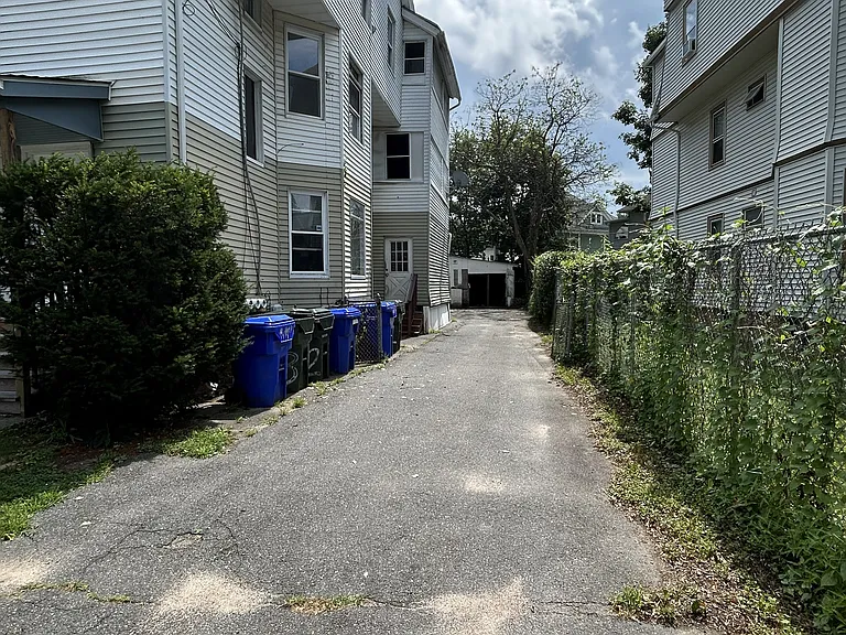 37-39 Wilmont St #2 — Photo 13