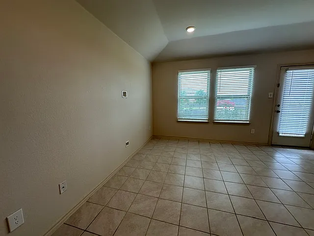 1202 Meadow Wood Ct — Photo 19