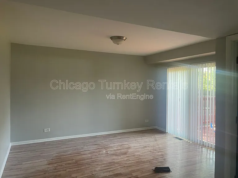 3212 Charlemagne Ave — Photo 2