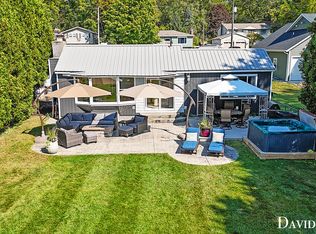 662 Lakeview Dr, Lake Odessa, MI 48849
