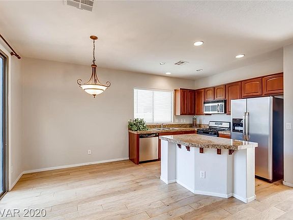 5th image of 704 Vincents Dream Ave