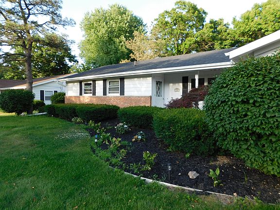 3rd image of 469 S Moorland Dr