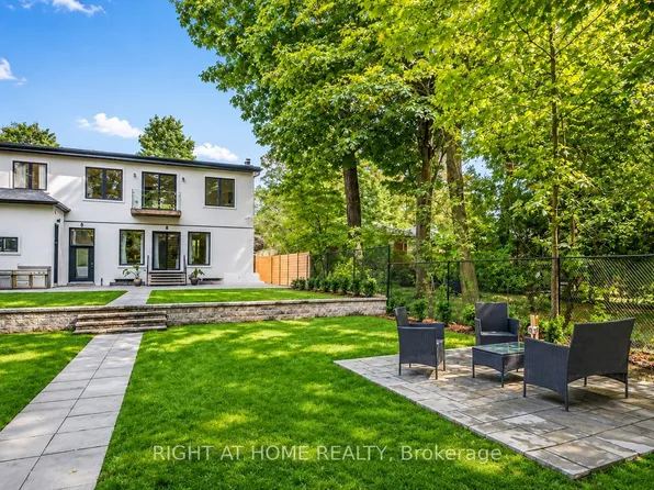 64 Larwood Blvd, Toronto, ON M1M 2M5