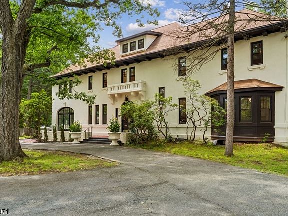5th image of 731 Berkeley Ave