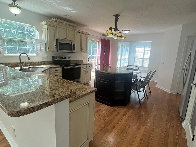 5745 Murphywood Xing — Photo 5