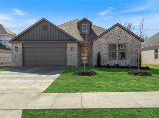 7006 SW Basswood Ave, Bentonville, AR 72713
