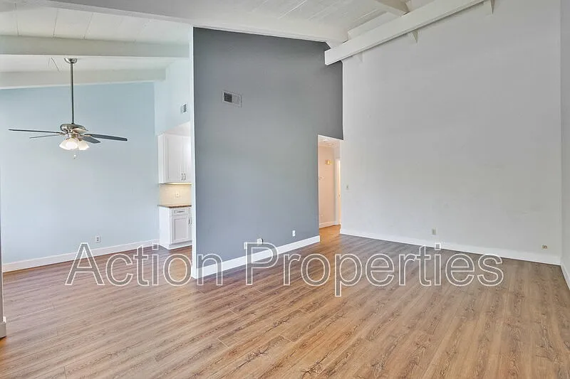 1 bed, 1.0 bath, 812 sqft, $2,995 — Photo 4