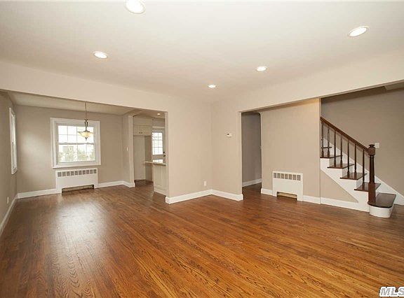 3rd image of 227 Lindbergh St