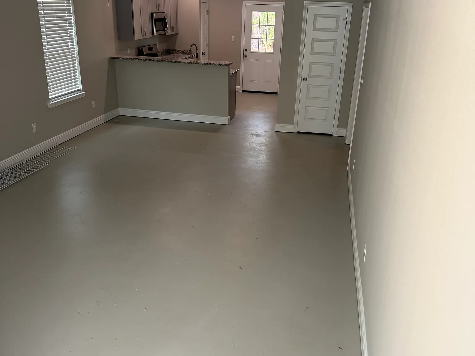 2 bed, 1100 sqft, $1,100 — Photo 2